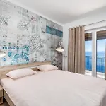 Cozy Apartment In Lovran With Wifi דירה *