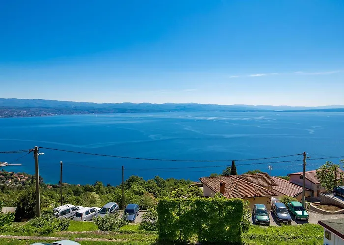 1 Bedroom Awesome In Διαμέρισμα *