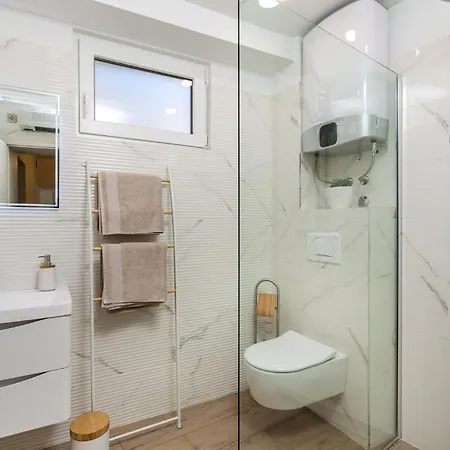 1 Bedroom Awesome In * ロヴラン